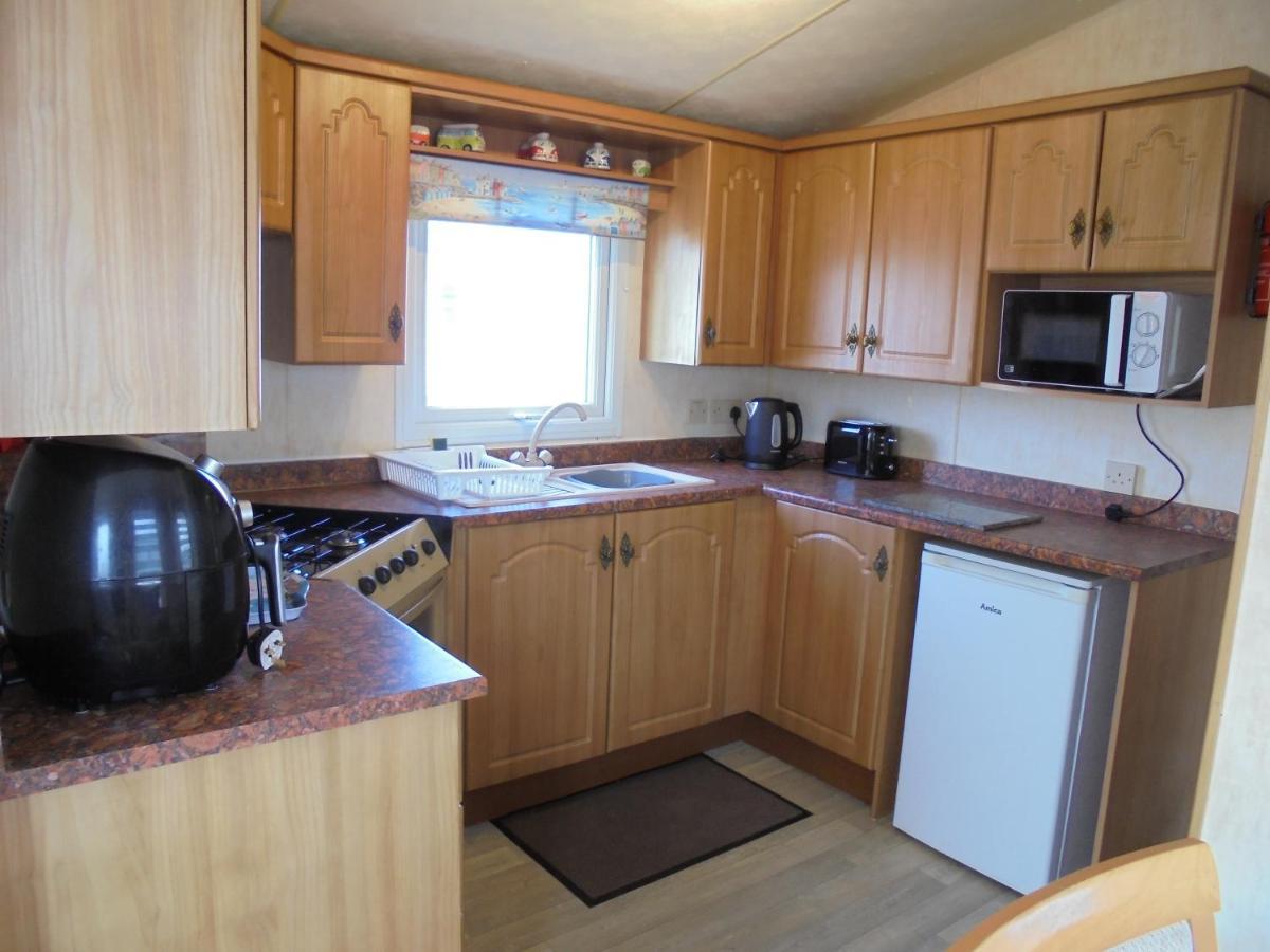 Waterside: Waterside Salisbury:- 6 Berth Large Wrap Around Veranda * Ingoldmells