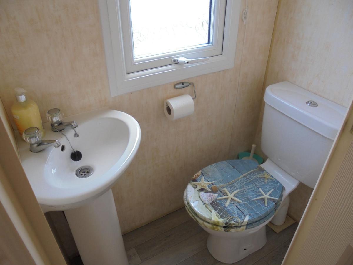 Apartment Waterside: Waterside Salisbury:- 6 Berth Large Wrap Around Veranda *