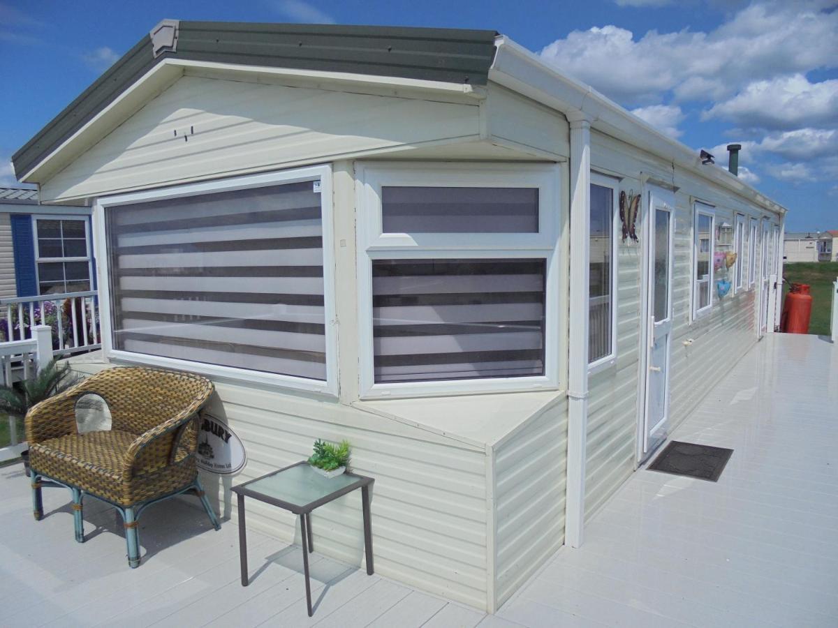 Waterside: Waterside Salisbury:- 6 Berth Large Wrap Around Veranda * Ingoldmells