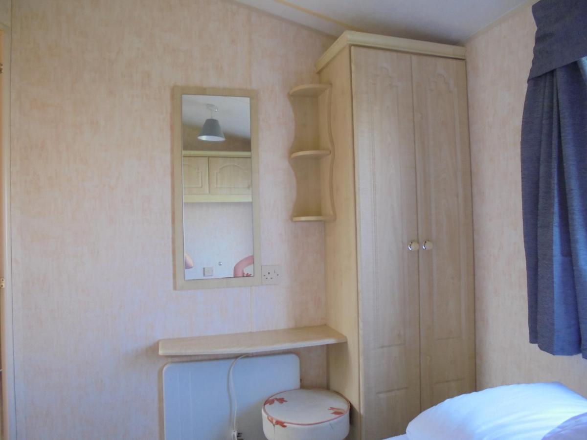 Waterside: Waterside Salisbury:- 6 Berth Large Wrap Around Veranda Ingoldmells