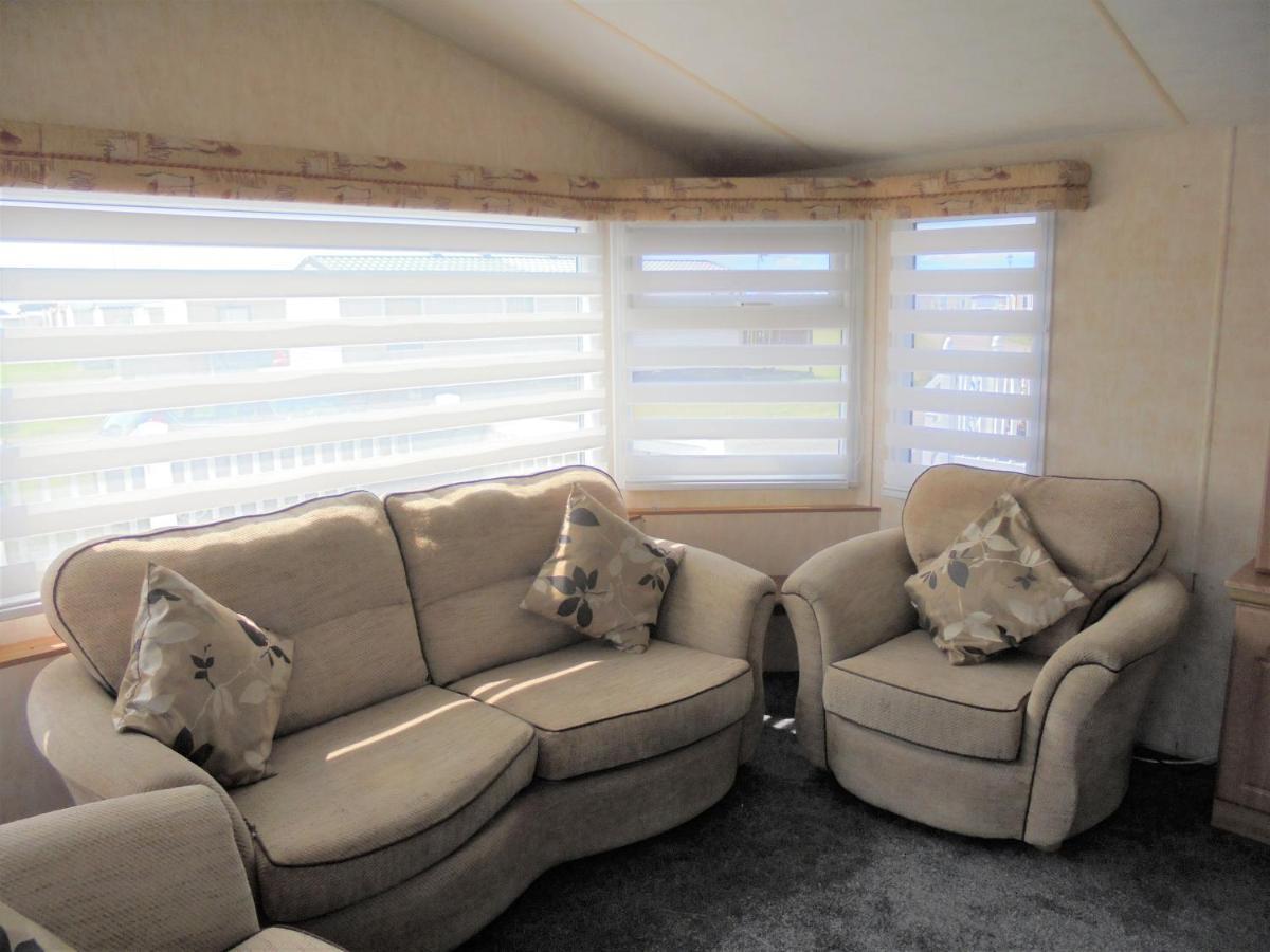 Waterside: Waterside Salisbury:- 6 Berth Large Wrap Around Veranda * Ingoldmells