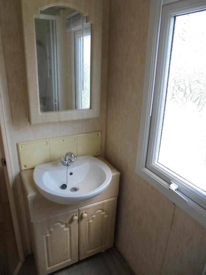 Apartment Waterside: Waterside Salisbury:- 6 Berth Large Wrap Around Veranda *