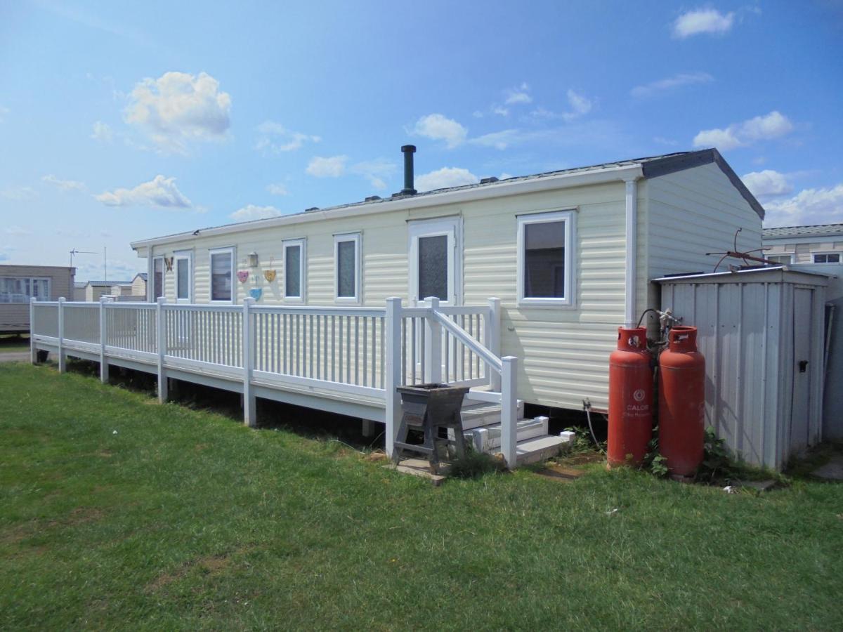 Apartment Waterside: Waterside Salisbury:- 6 Berth Large Wrap Around Veranda Ingoldmells
