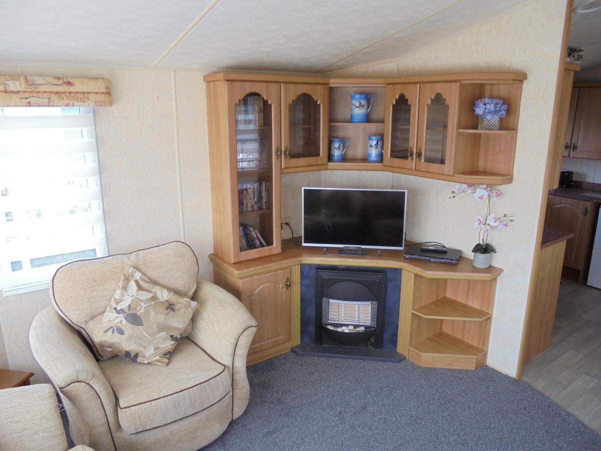 Waterside: Waterside Salisbury:- 6 Berth Large Wrap Around Veranda Ingoldmells